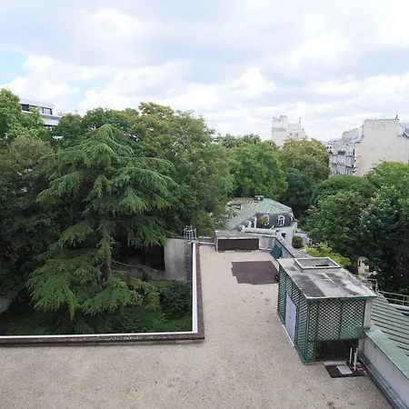 Chic Two Bedroom Steps From Champs Elysees * Paris