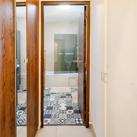 Chic Two Bedroom Steps From Champs Elysees * Paris