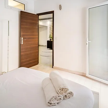 公寓 Chic Two Bedroom Steps From Champs Elysees