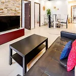 Chic Two Bedroom Steps From Champs Elysees Appartement