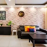 Appartement Chic Two Bedroom Steps From Champs Elysees