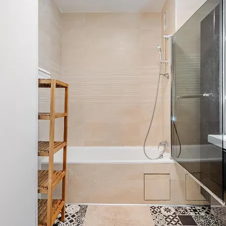 Chic Two Bedroom Steps From Champs Elysees شقة باريس