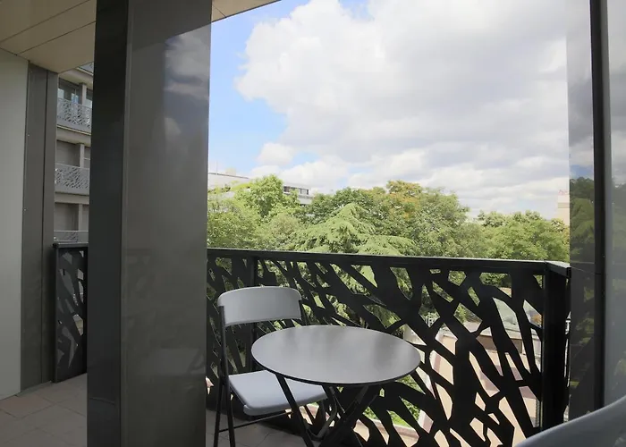 Chic Two Bedroom Steps From Champs Elysees شقة *