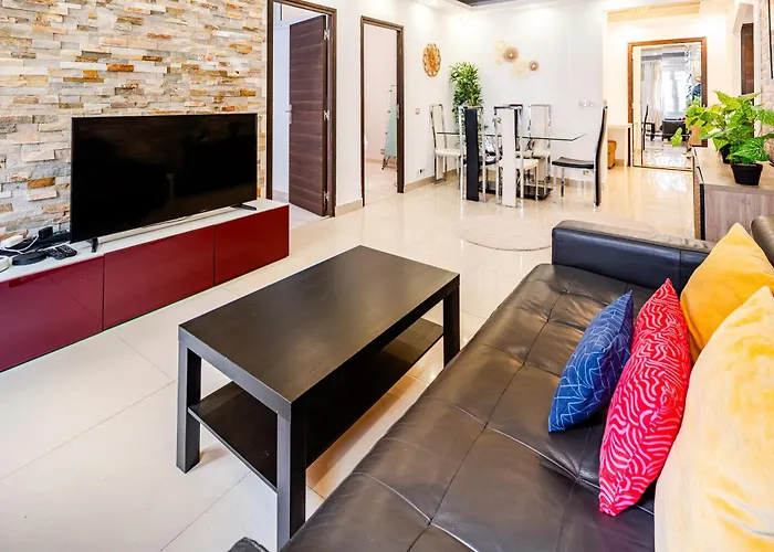 Chic Two Bedroom Steps From Champs Elysees شقة