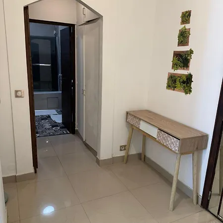 Ponthieu - Hala Apartment *