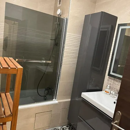 Ponthieu - Hala Apartment *