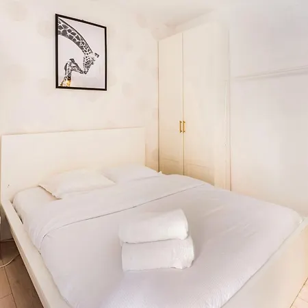 Apartamento Chic Two Bedroom Steps From Champs Elysees