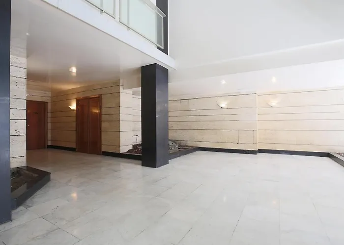 Apartamento Chic Two Bedroom Steps From Champs Elysees *